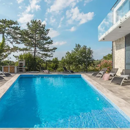 Holiday home 5 Bedroom Awesome In Miholjice Sveti Vid-Miholjice