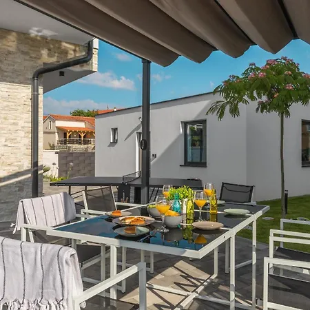 5 Bedroom Awesome In Miholjice Holiday home Sveti Vid-Miholjice