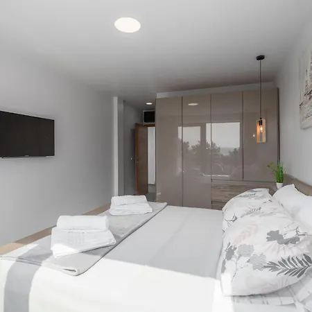 Holiday home 5 Bedroom Awesome In Miholjice Sveti Vid-Miholjice